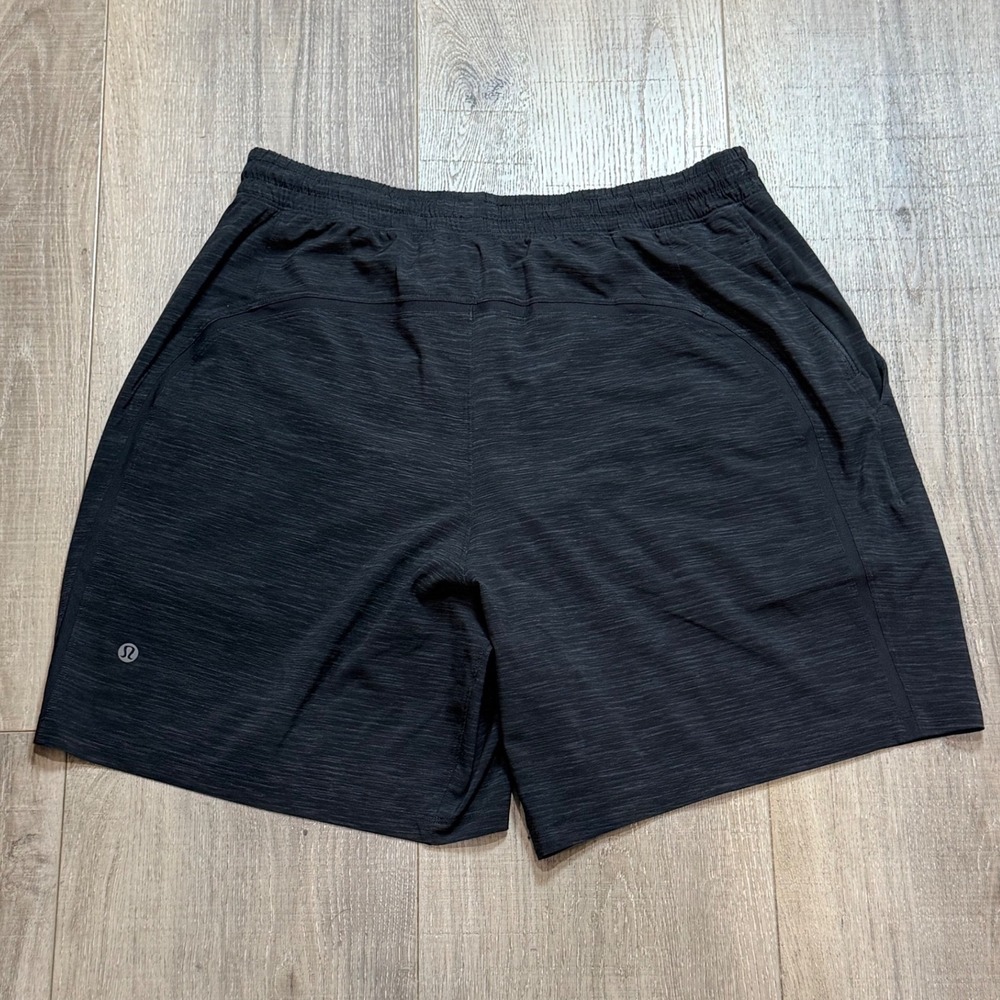 Lululemon Pace Breaker Mens Large 6-7" Shorts Black Heathered Athletic Running